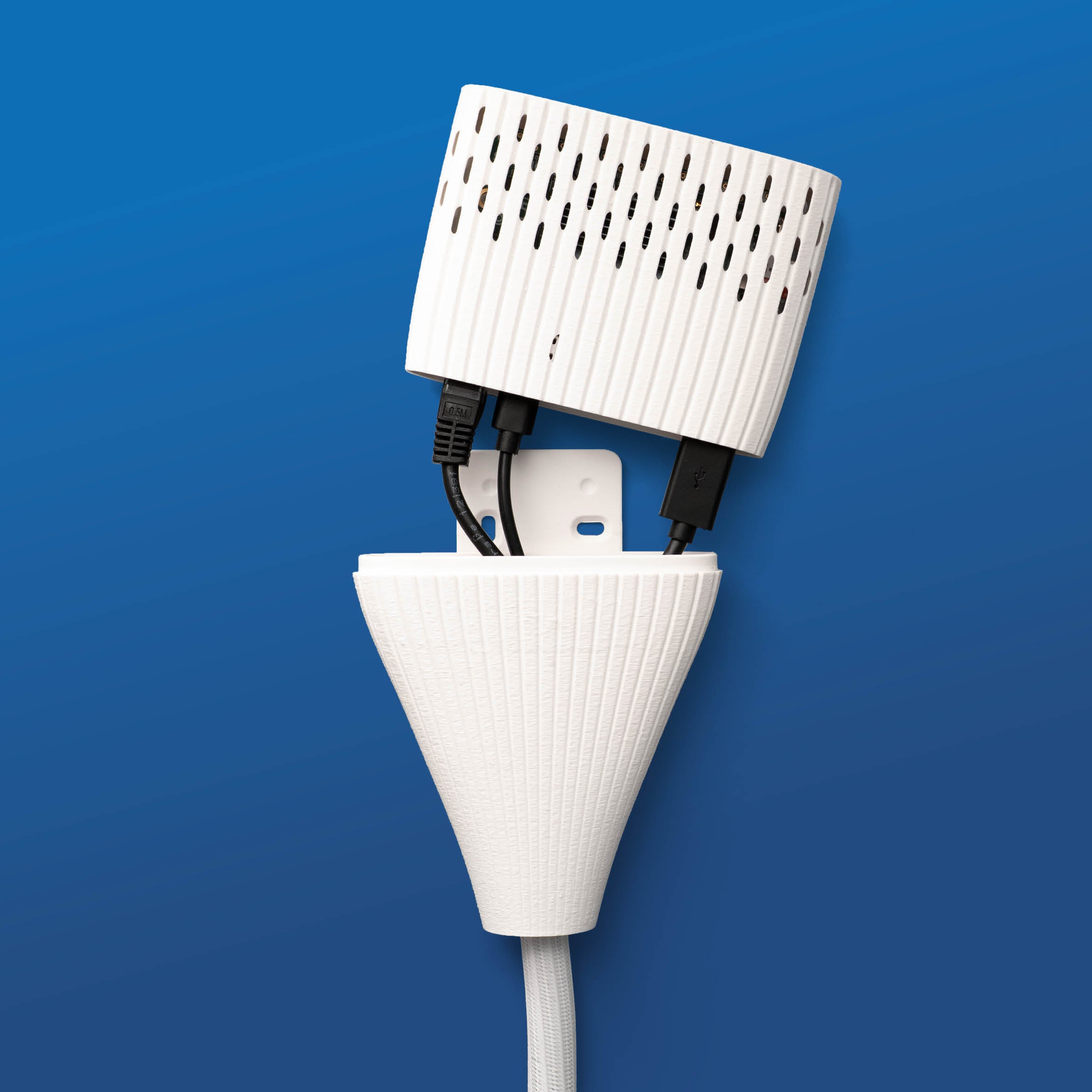 Die Kabelführung am Plug & Play Set White, beide Kabel laufen in einem Strang