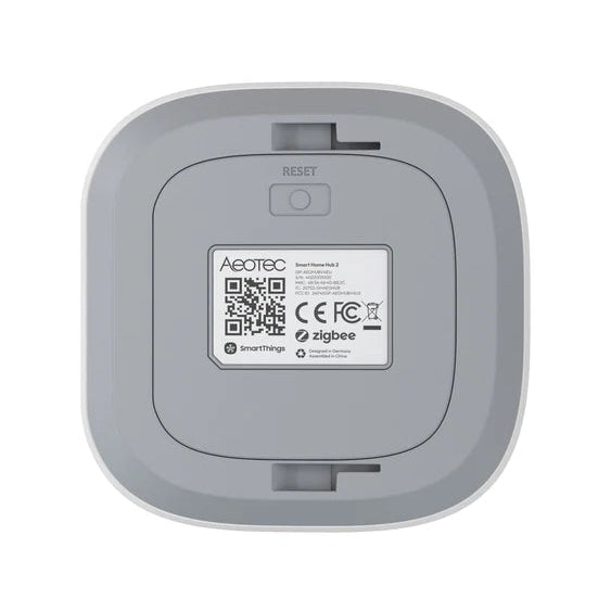 Unterseite des Hubs mit Typenschild, QR-Code und Reset-Taste