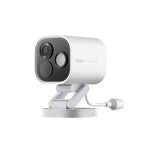 Aqara Camera Hub G5 Pro in Weiß, geneigt auf klappbarem Standfuß, Kabelanschluss an der Rückseite