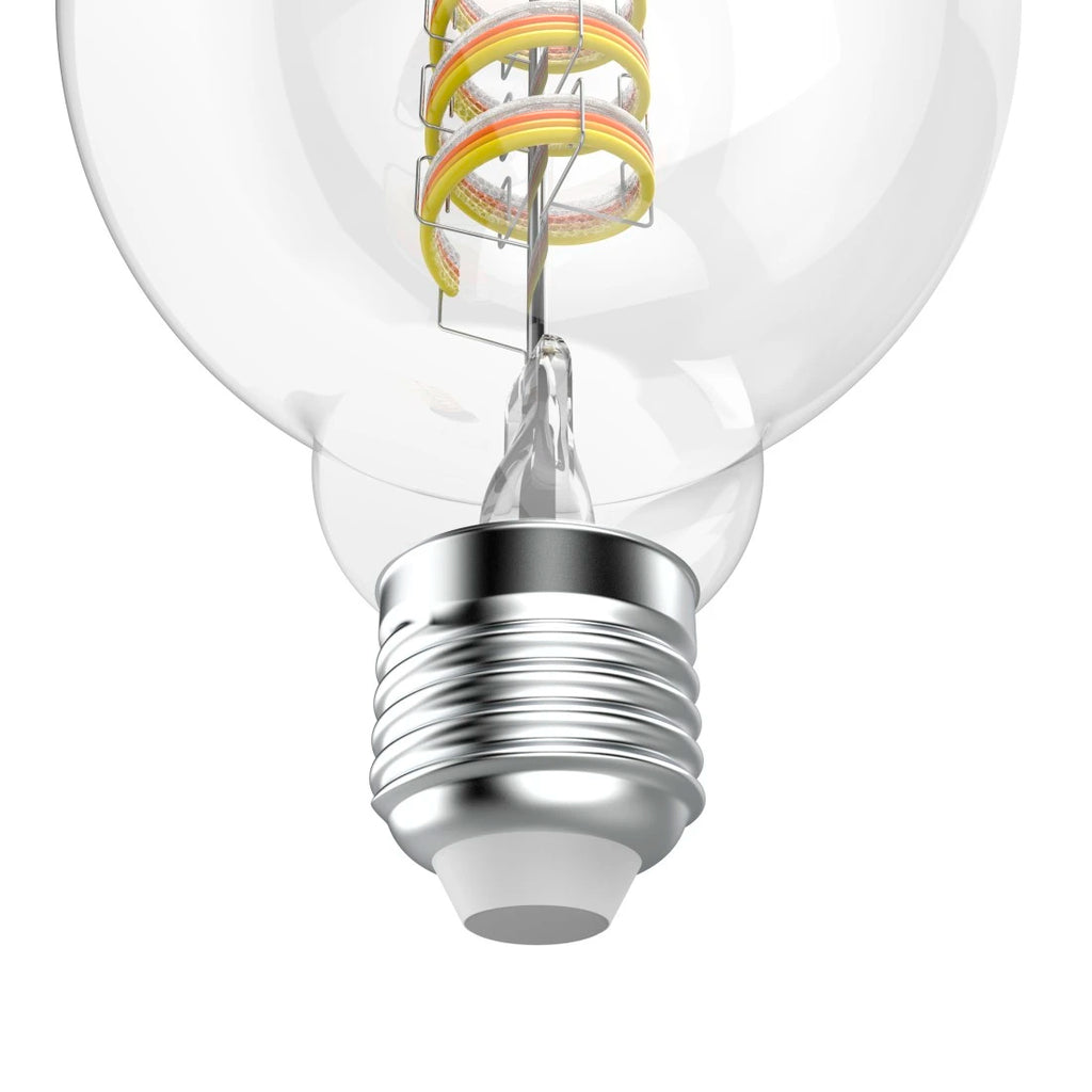 E27-Sockel der Hama Retro-LED Lampe Globe in Nahaufnahme, Filament im runden Glaskolben
