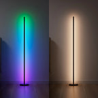 Nanoleaf Floor Lamp im Vergleich: links bunter Farbverlauf, rechts warmweißes Licht an derselben Wand