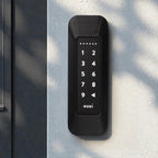 Nahaufnahme des Keypad 1 im Diebstahlschutzrahmen an einer Türlaibung
