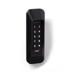 Nuki Keypad 1 im schwarzen smattex-Diebstahlschutzrahmen an einer Wand