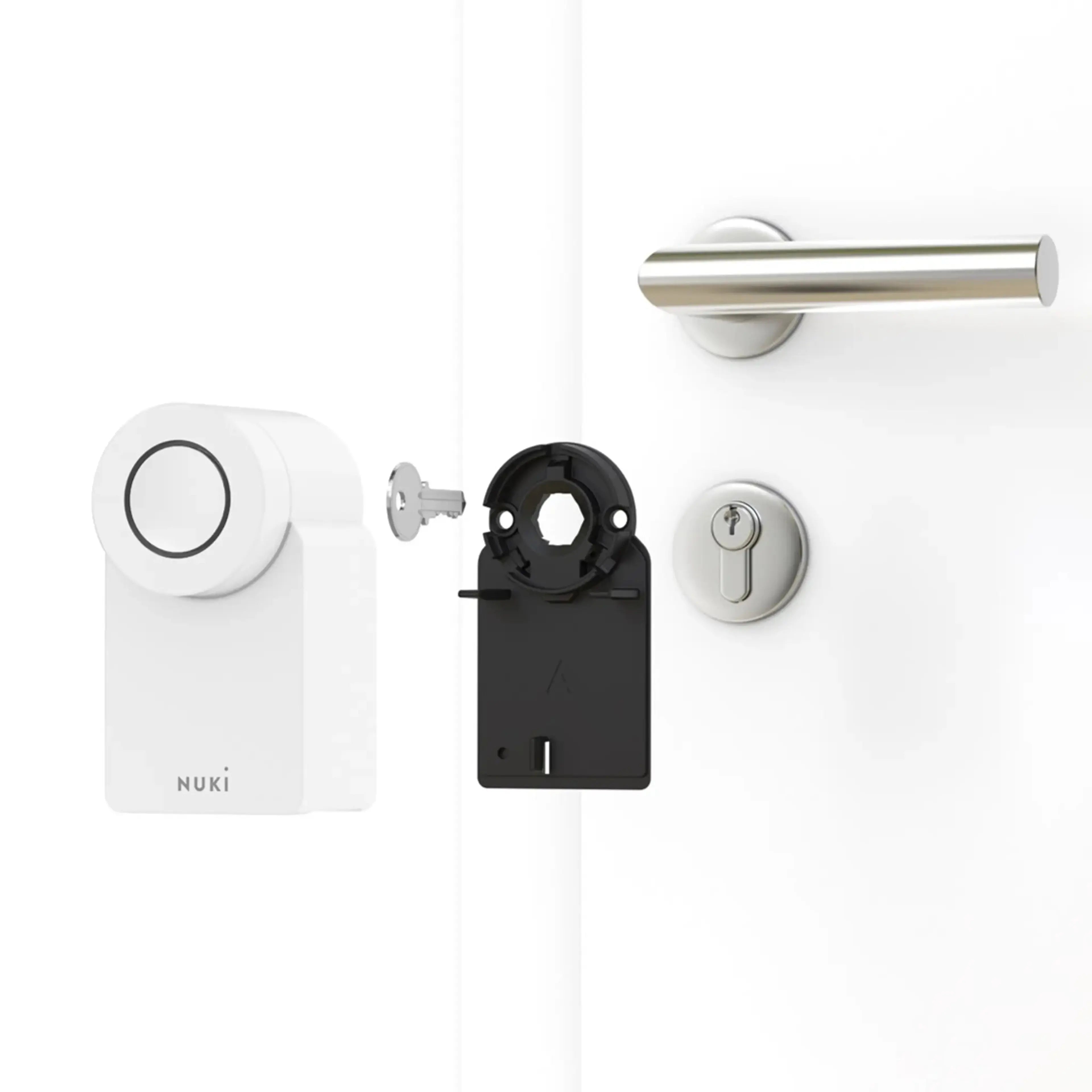 Montagegrafik zum Nuki Smart Lock Go: Gerät, Schlüssel, Montageplatte mit Klemmbacken und Türzylinder