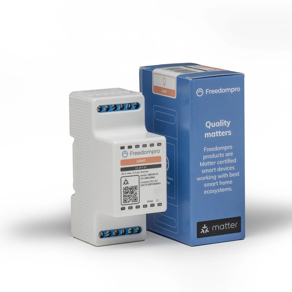 Freedompro LB0104-D 4 Kanal Licht Relais neben der blauen Matter-Verkaufsverpackung