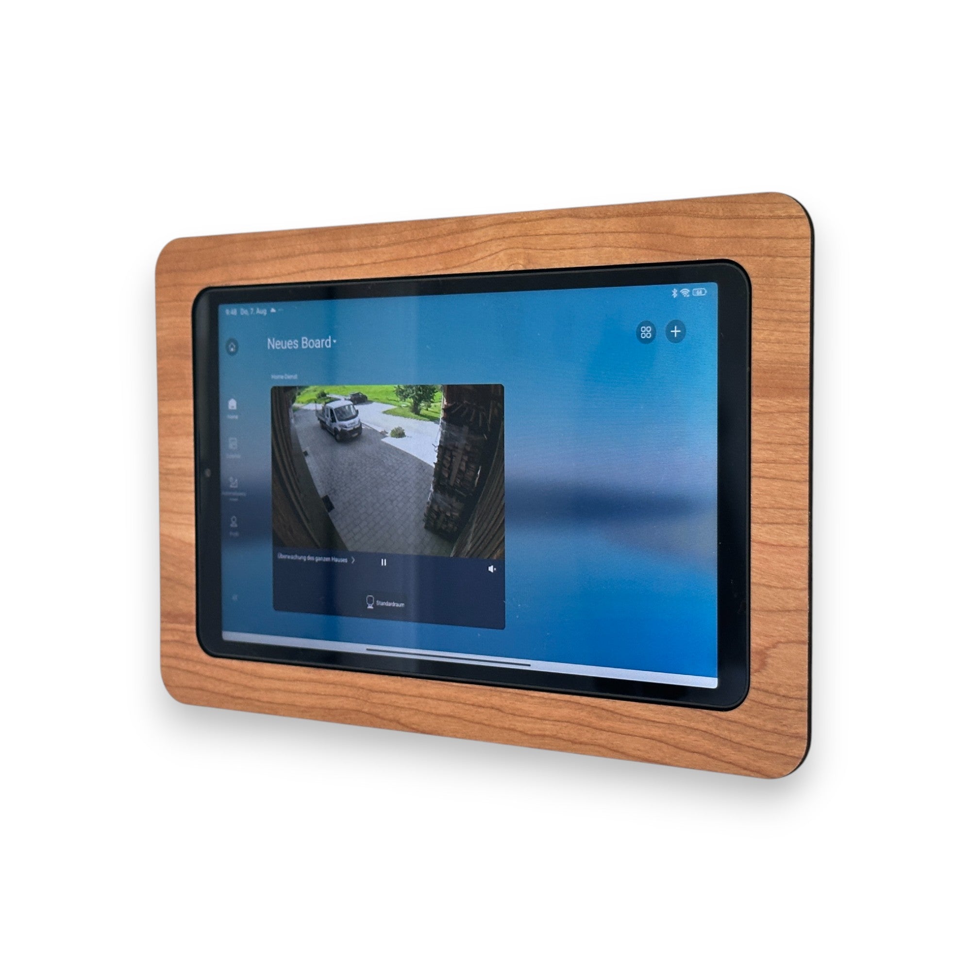 Wand-Tablet als Smart-Home Steuerzentrale mit Holzrahmen Kirschbaum