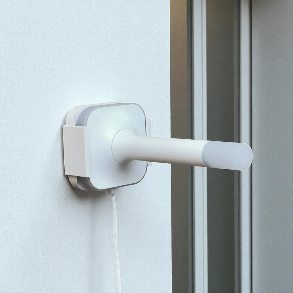 Der montierte ZBT-2 an einer Wand neben einem Fenster