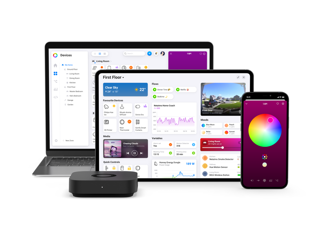 Die Homey-App auf Notebook, Tablet und Smartphone neben dem Pro mini
