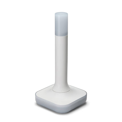 Home Assistant Connect ZBT-2 schräg von vorn: quadratischer Standfuß mit senkrechter Stabantenne