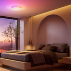 Nanoleaf Ceiling Light an der Schlafzimmerdecke, rosafarbenes Licht über dem Bett