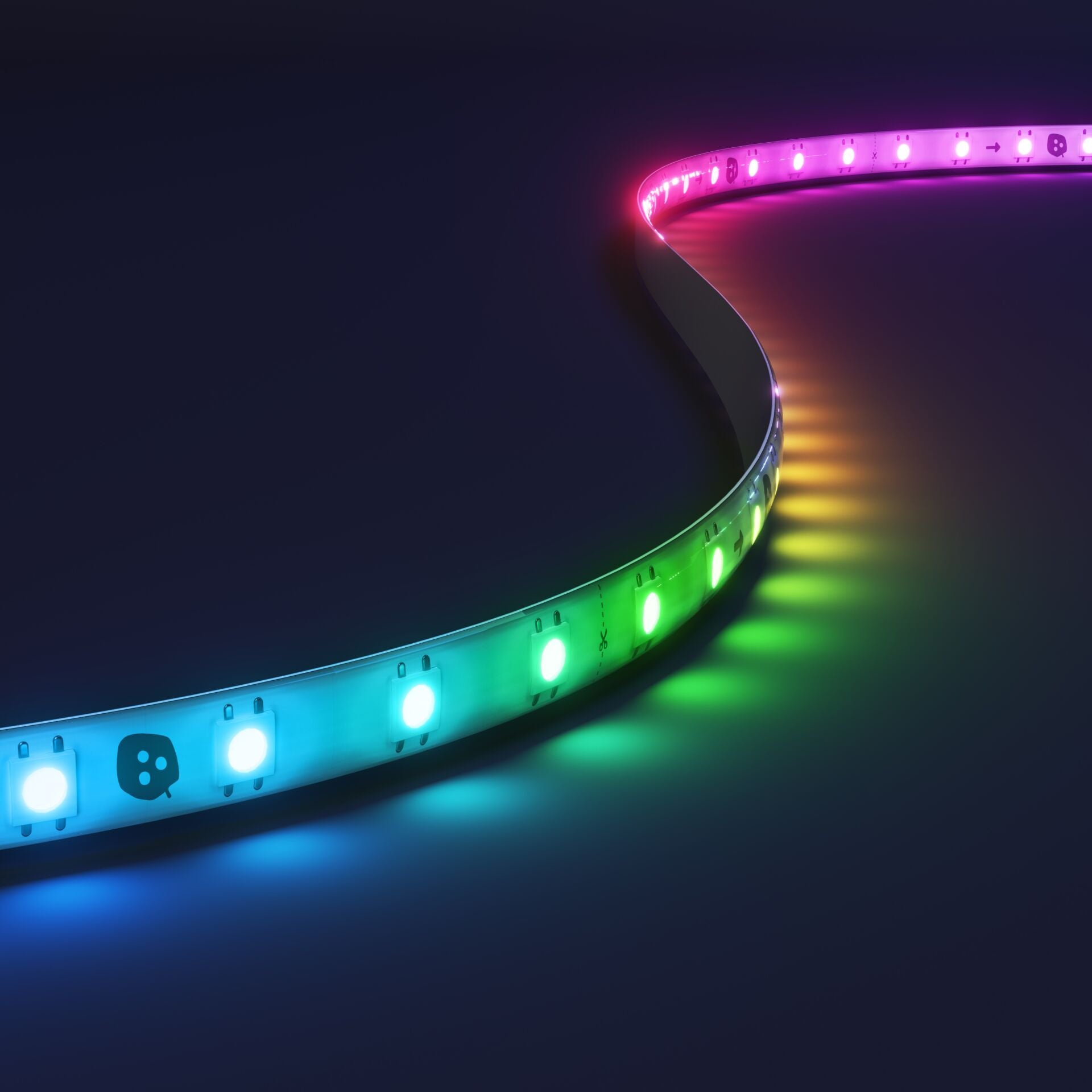 Nahaufnahme des HD Lightstrips im S-Bogen, einzeln adressierbare LEDs auf dunklem Grund