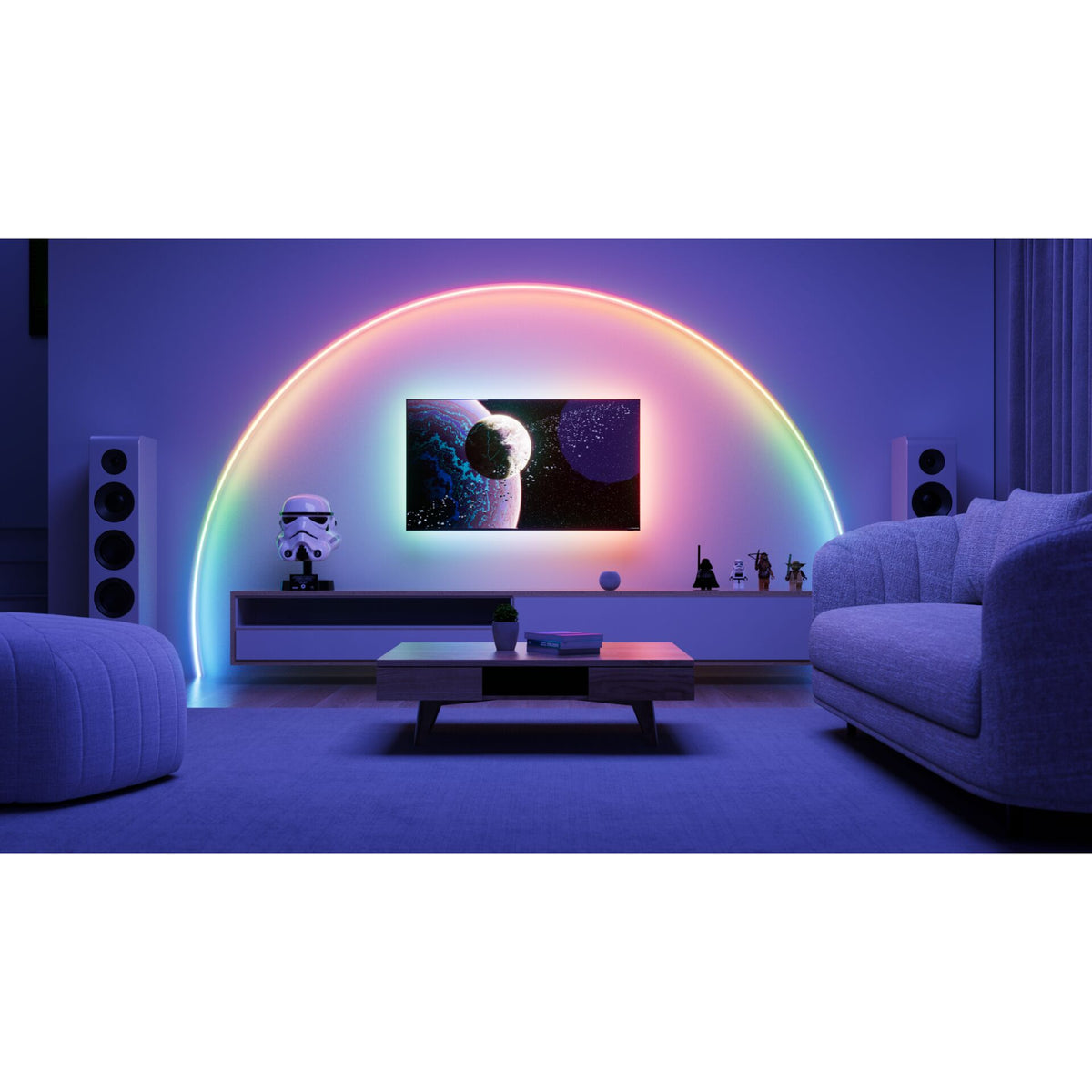 Lightstrip als leuchtender Regenbogenbogen an der Wand um den Fernseher gezogen