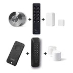 Nuki Smart Lock Ultra und Nuki Keypad 2 und Nuki Door Sensor und Nuki Fob u. a. nebeneinander vor weißem Hintergrund
