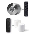 Nuki Smart Lock Ultra und Nuki Keypad 2 und Diebstahlschutz für Nuki Keypad 2 u. a. nebeneinander vor weißem Hintergrund