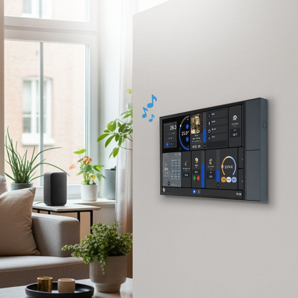 Shelly Wall Display XL Grau im Wohnzimmer an der Wand, Musikwiedergabe mit Notensymbolen, Lautsprecher im Hintergrund