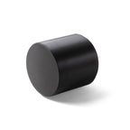 Die schwarze Kappe einzeln, seidenmatte Oberfläche