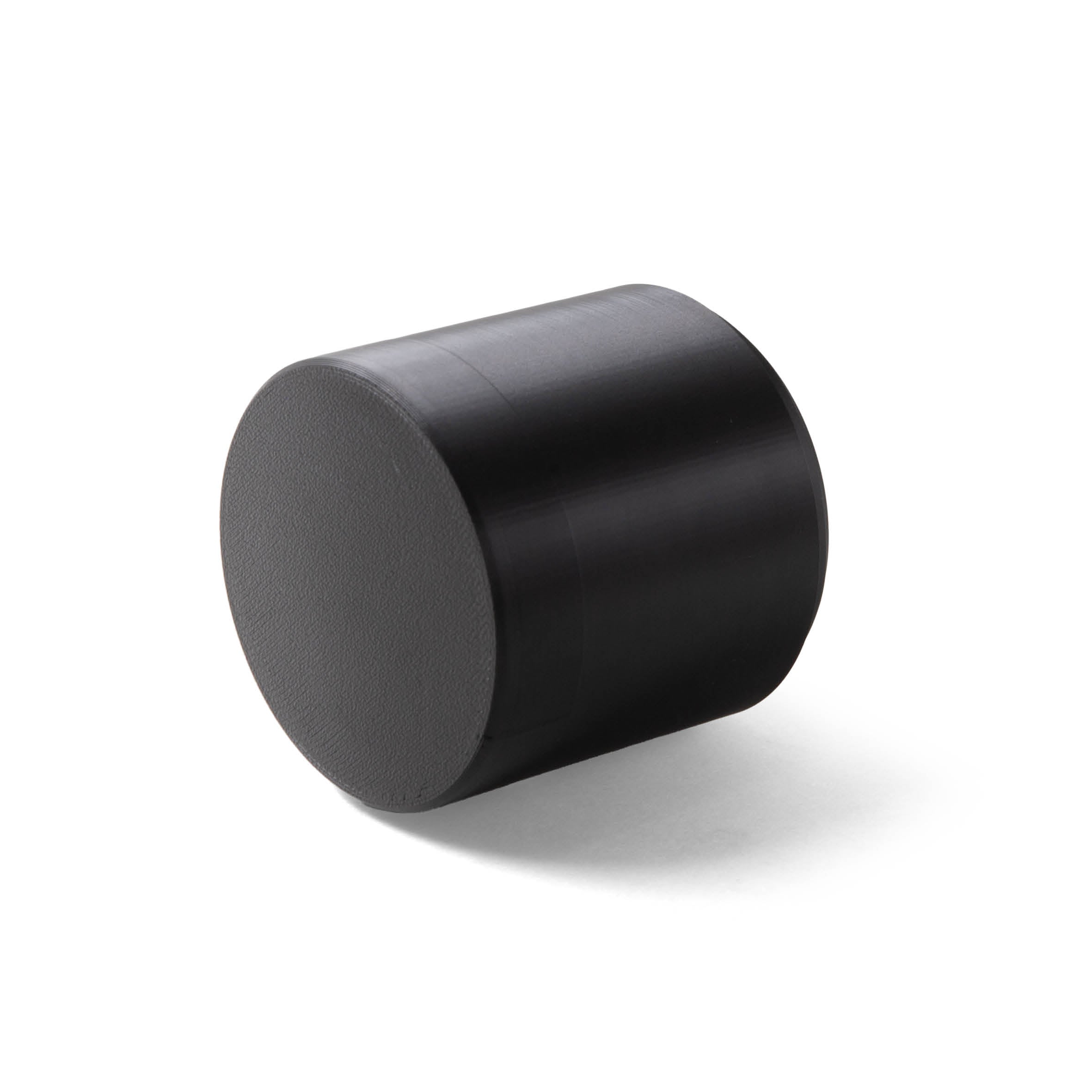Die schwarze Kappe einzeln, seidenmatte Oberfläche