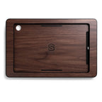 smattex Wand-Tablet mit Blende in Nussbaum, dunkle Maserung, Kameraausschnitt und seitliche Steckerleiste