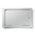 smattex Wand-Tablet mit weißer Blende, Rückseite mit Kameraausschnitt, Lautsprecherschlitzen und Steckerleiste