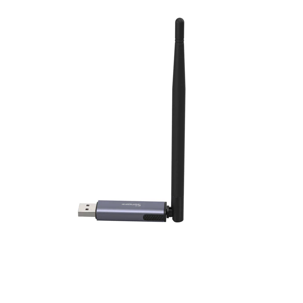 Sonoff Dongle Plus MG24 freigestellt, dunkelgraues Alu-Gehäuse mit USB-A-Stecker und aufgestellter Stabantenne